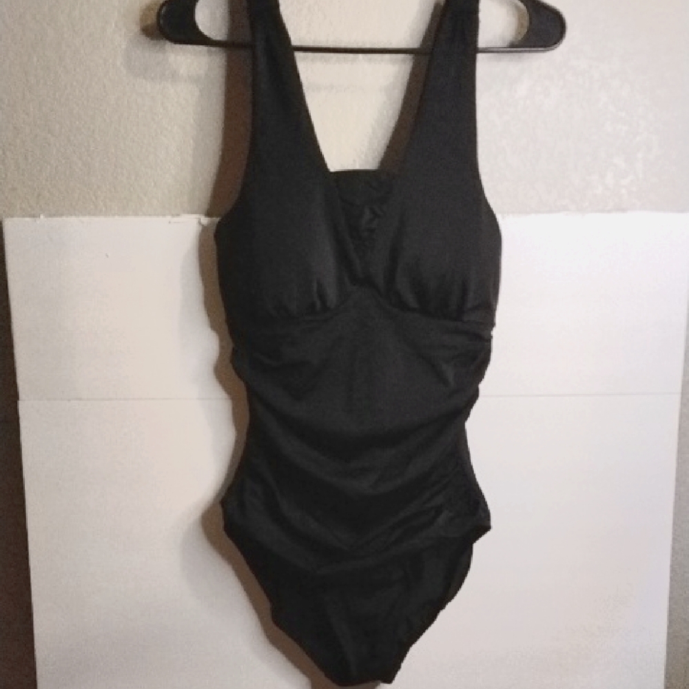 Swimsuit Women's Mod BOD Style Marilyn Size M Black EUC
